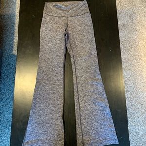 Gray Lululemon yoga pants